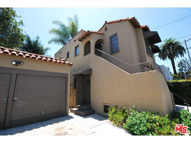 Property Photo: 8262 Romaine St CA 90046