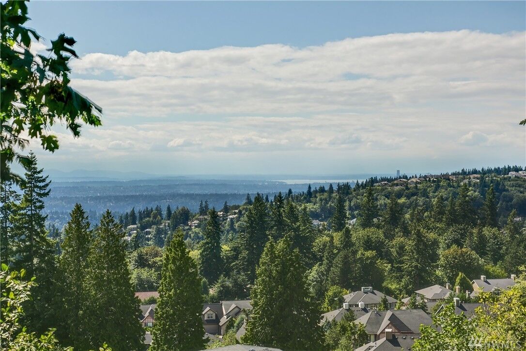 Property Photo: 6322 168th Place SE WA 98006