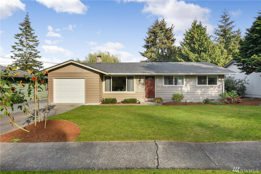 Property Photo:  620 Mountain View Dr  WA 98273 