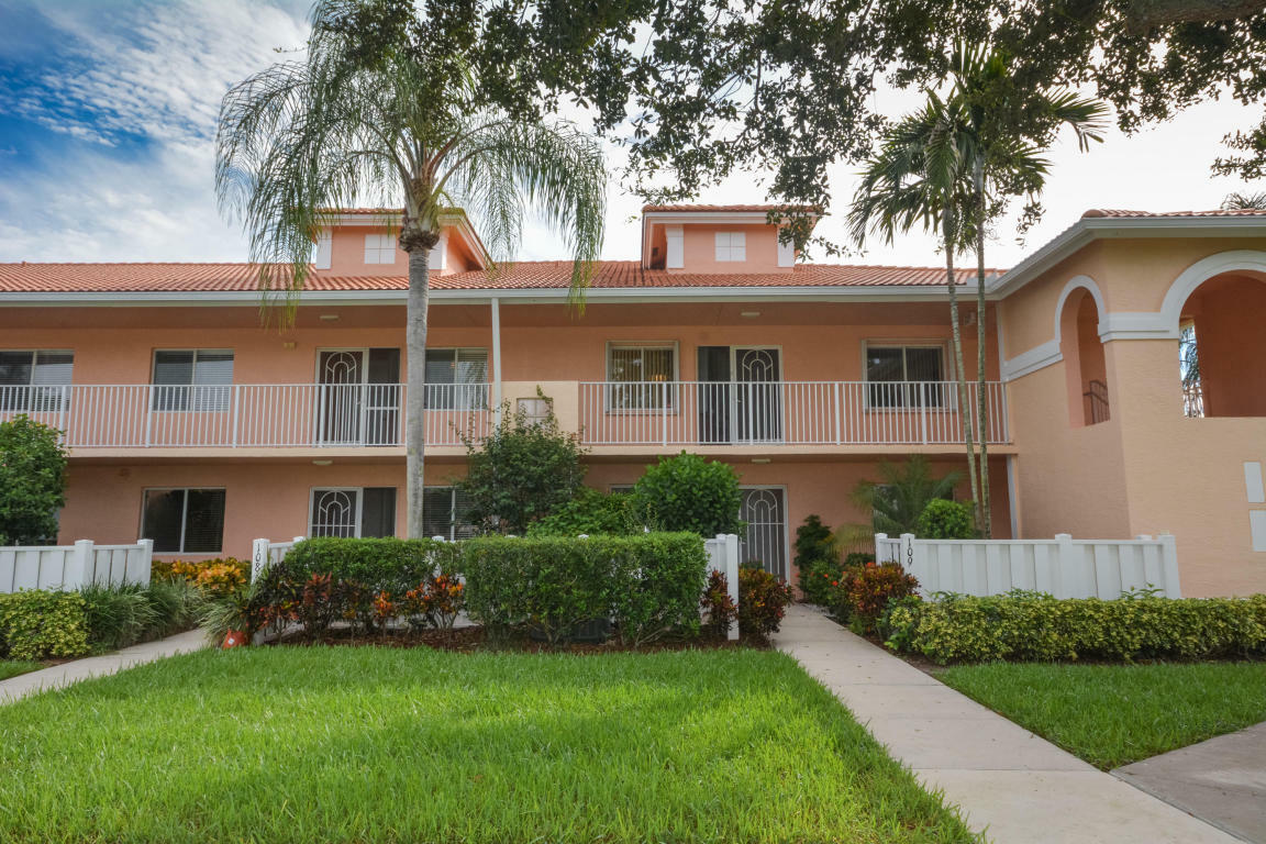 Property Photo:  5876 Regal Glen Drive 208  FL 33437 