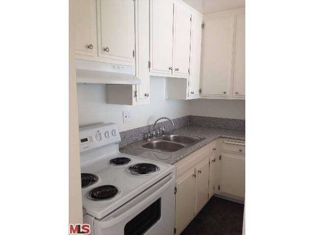 Property Photo:  1833 Normandie Ave 209  CA 90027 