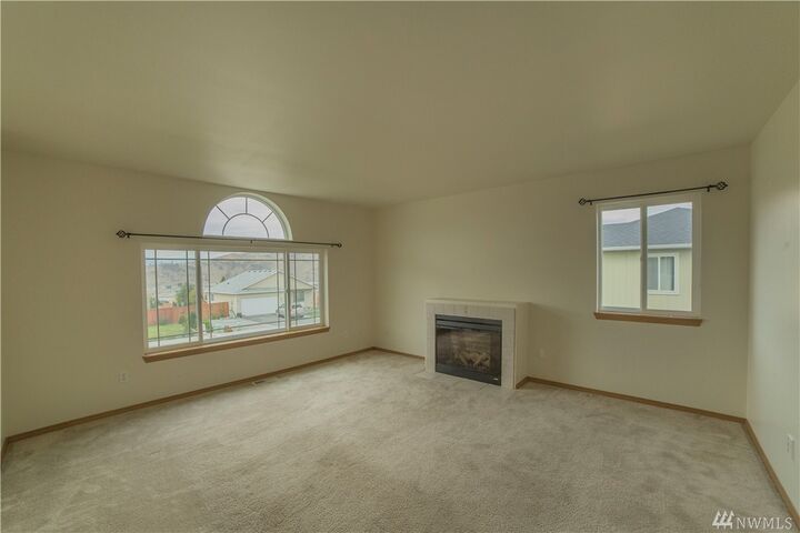 Property Photo:  3963 NE Blueridge Dr  WA 98802