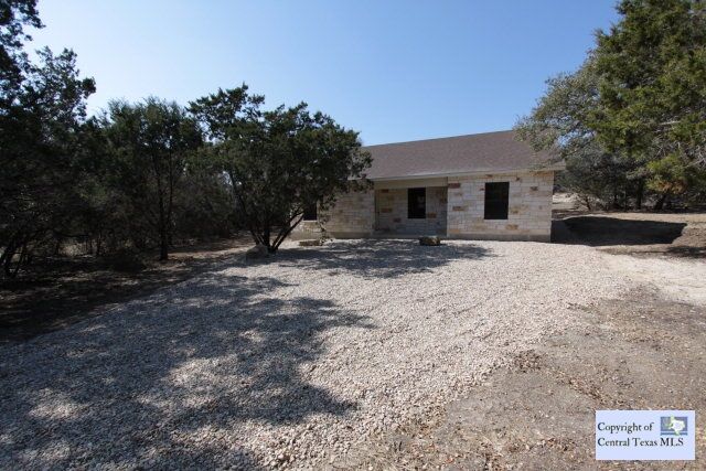 Property Photo: 620 Persimmon Pass TX 78623