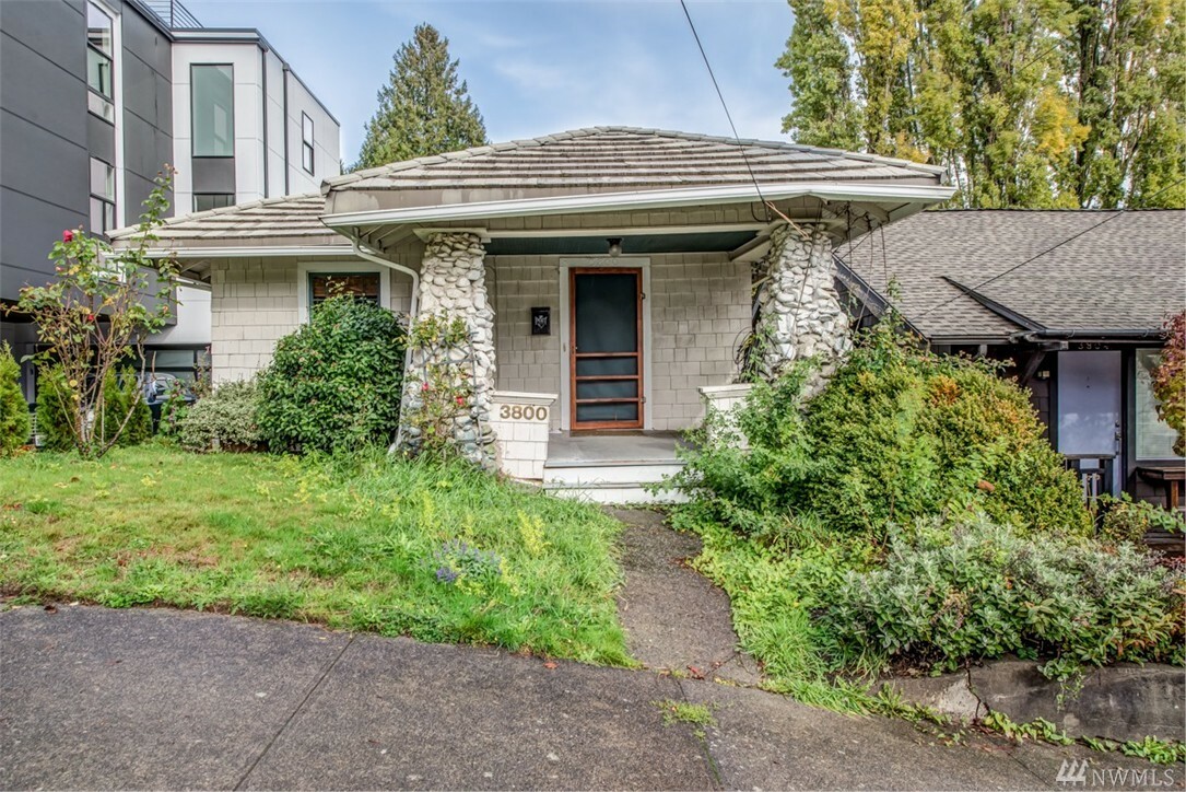 Property Photo:  3800 E Jefferson St  WA 98122 