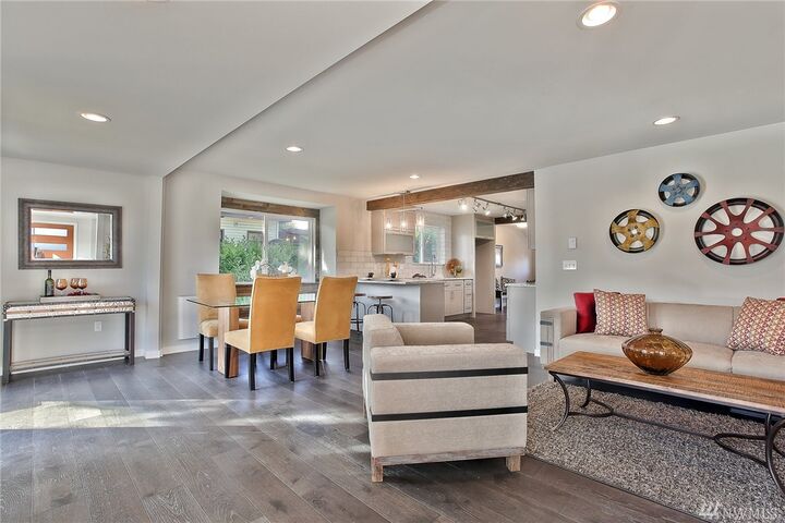 Property Photo: 4234 S Juneau St WA 98118