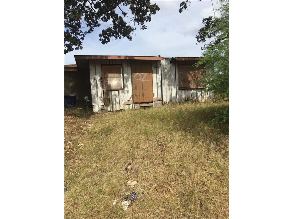 Property Photo:  2016 Peoples Street  TX 78702 