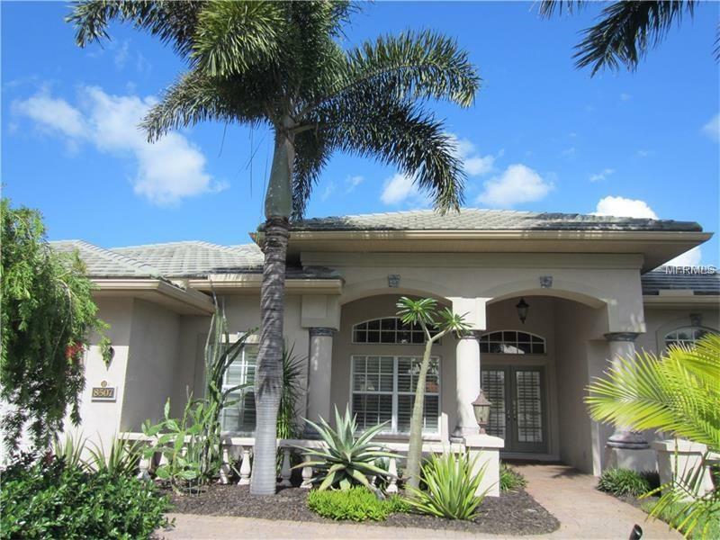 Property Photo:  8507 Park Shore Lane  FL 34238 