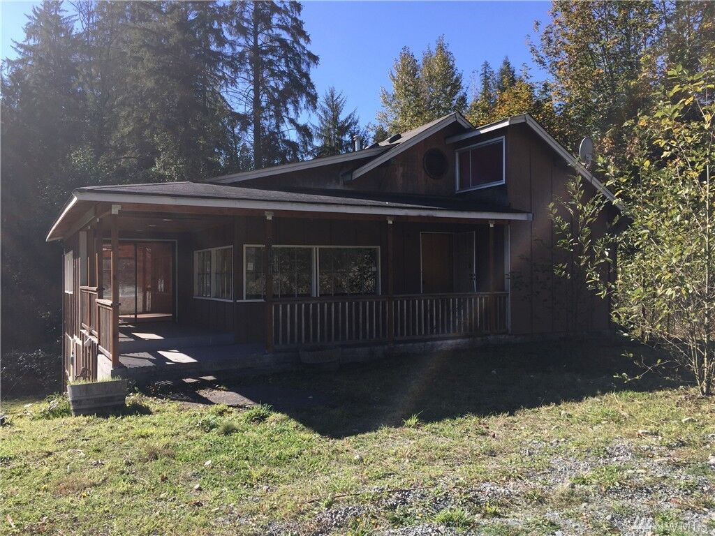 Property Photo: 28521 Orting Kapowsin Hwy E WA 98338