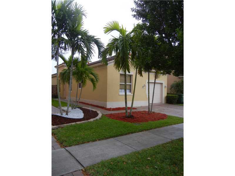 Property Photo:  2111 NE 37th Ter  FL 33033 