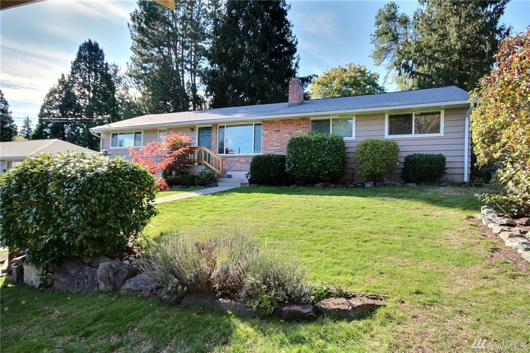 Property Photo:  19105 108th Ave NE  WA 98011 