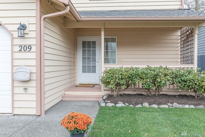 Property Photo: 209 Wildwood Place WA 98294
