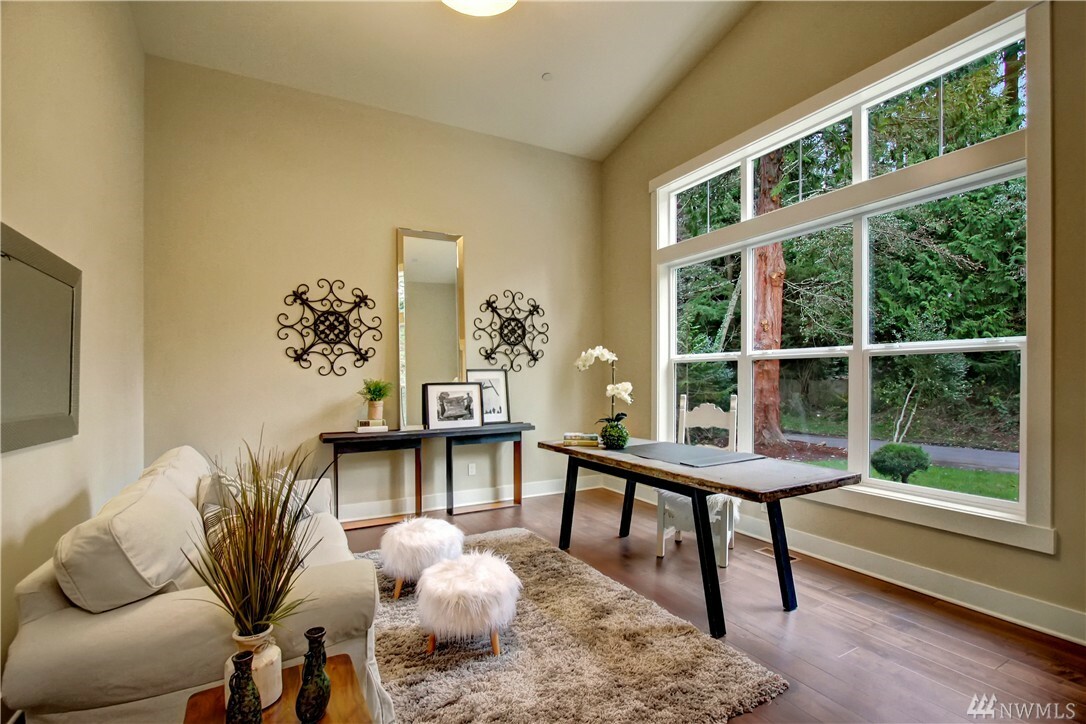 Property Photo: 17500 72nd Ave W WA 98026
