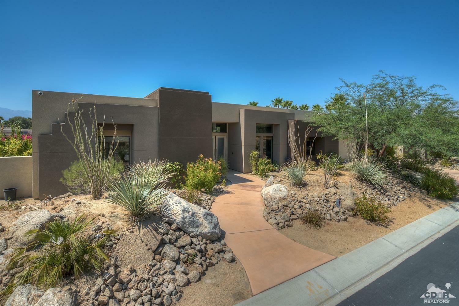 Property Photo: 26 Summer Sky Circle CA 92270