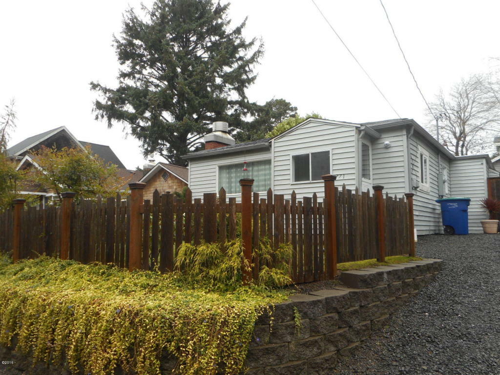 Property Photo:  771 SW 29th Street  OR 97367 