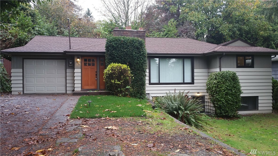 Property Photo:  11409 Glendale Way S  WA 98168 