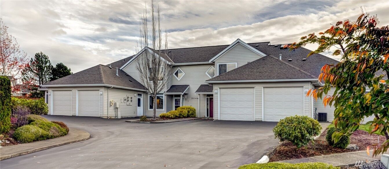 Property Photo:  5046 Festival Blvd 1B  WA 98226 