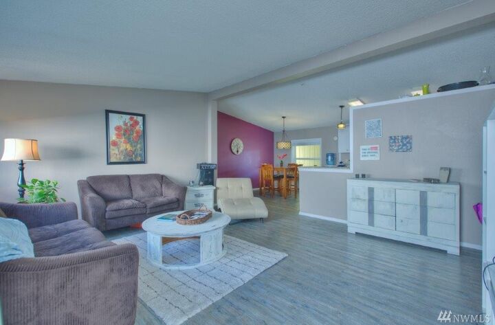 Property Photo: 27440 151st Place SE 129 WA 98042