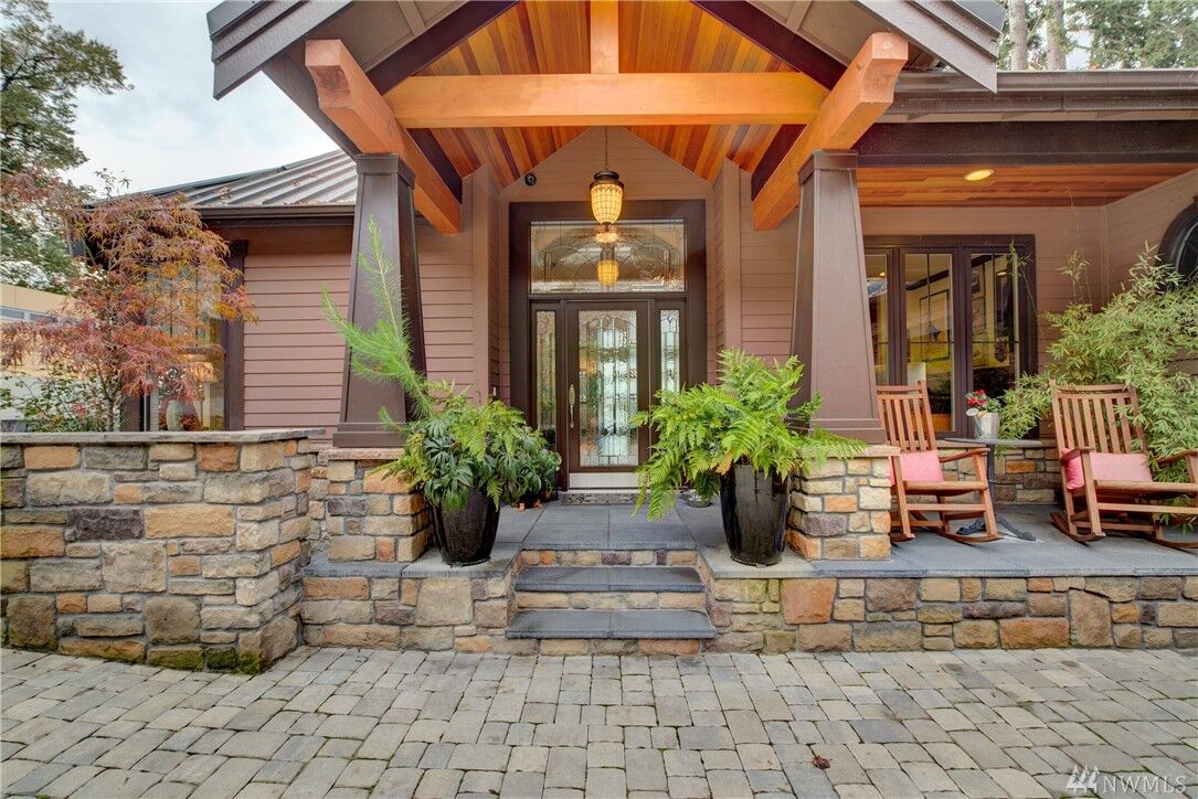 Property Photo:  1433 10th St W  WA 98033 