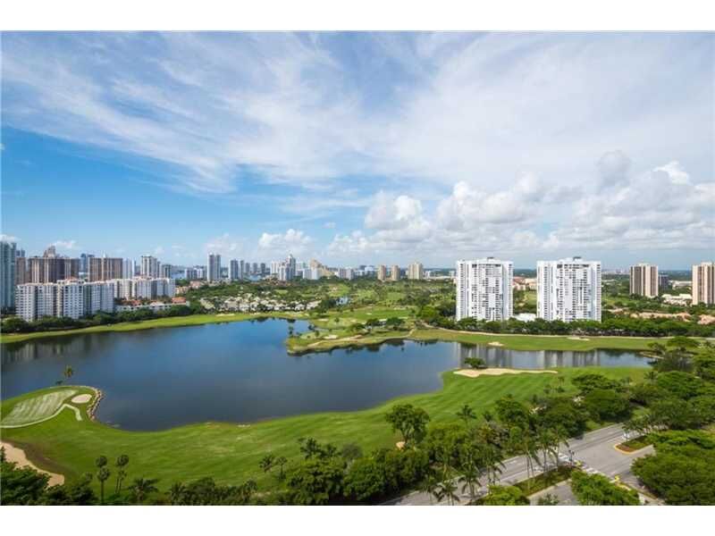 Property Photo: 3675 N Country Club Dr 2609 FL 33180