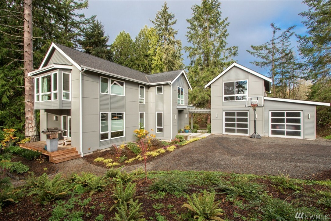 Property Photo:  4959 Lynwood Center Rd NE  WA 98110 