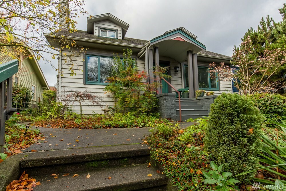 Property Photo: 7915 Greenwood Ave N WA 98103