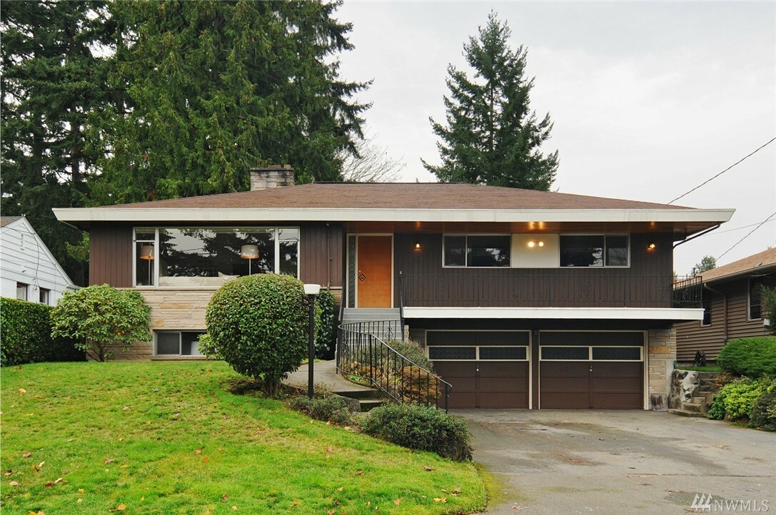 11545 23rd Ave NE  Seattle WA 98125 photo