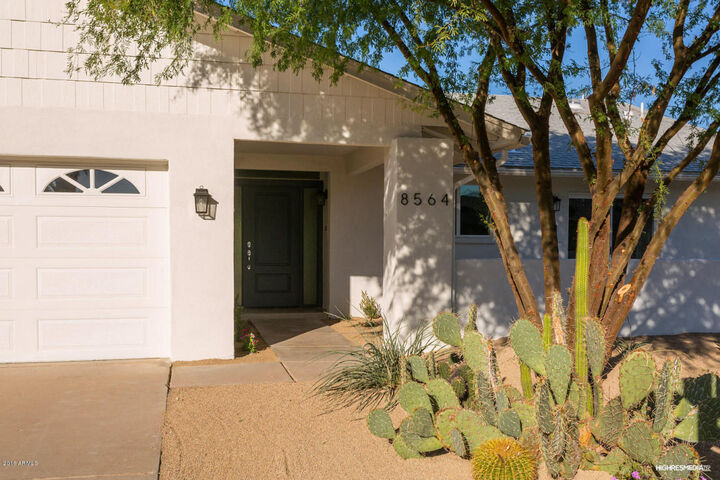 Property Photo: 8564 E Via Del Palacio -- AZ 85258