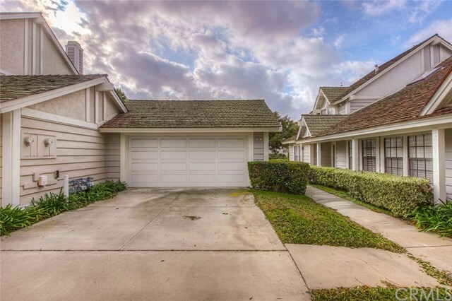 Property Photo:  10 Silkgrass  CA 92614 