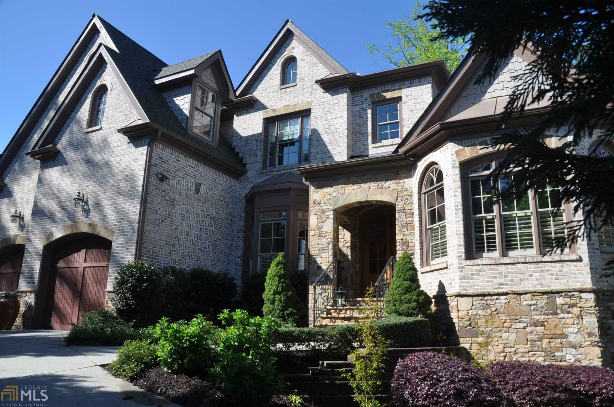 Property Photo: 10376 Royal Ter GA 30022