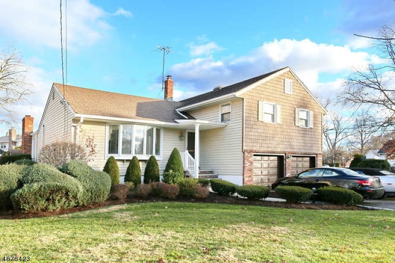 Property Photo:  41 Hirschfield Place  NJ 07646 