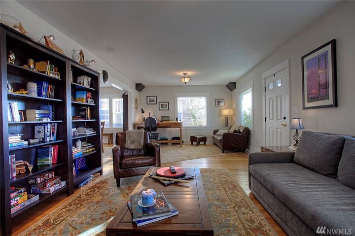 Property Photo:  825 N Fife  WA 98406 