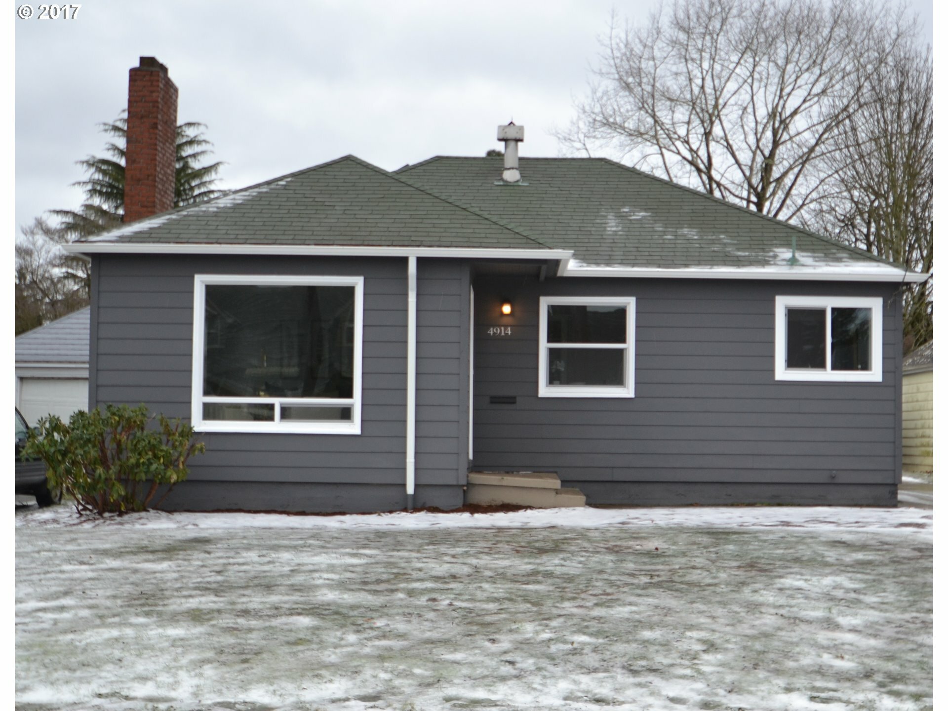 Property Photo:  4914 SE 52nd Ave  OR 97206 