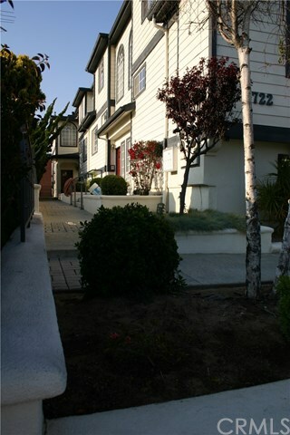 Property Photo:  722 W 19th Street 1  CA 90731 