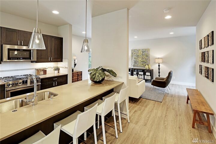 Property Photo: 18238 73rd Ave NE 101 WA 98028