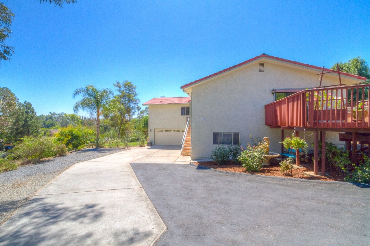 Property Photo: 853 Hampton CA 92081