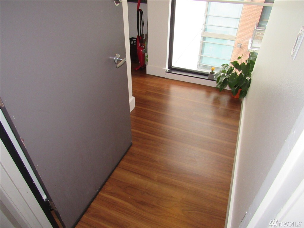 Property Photo: 1000 Union St 209 WA 98101