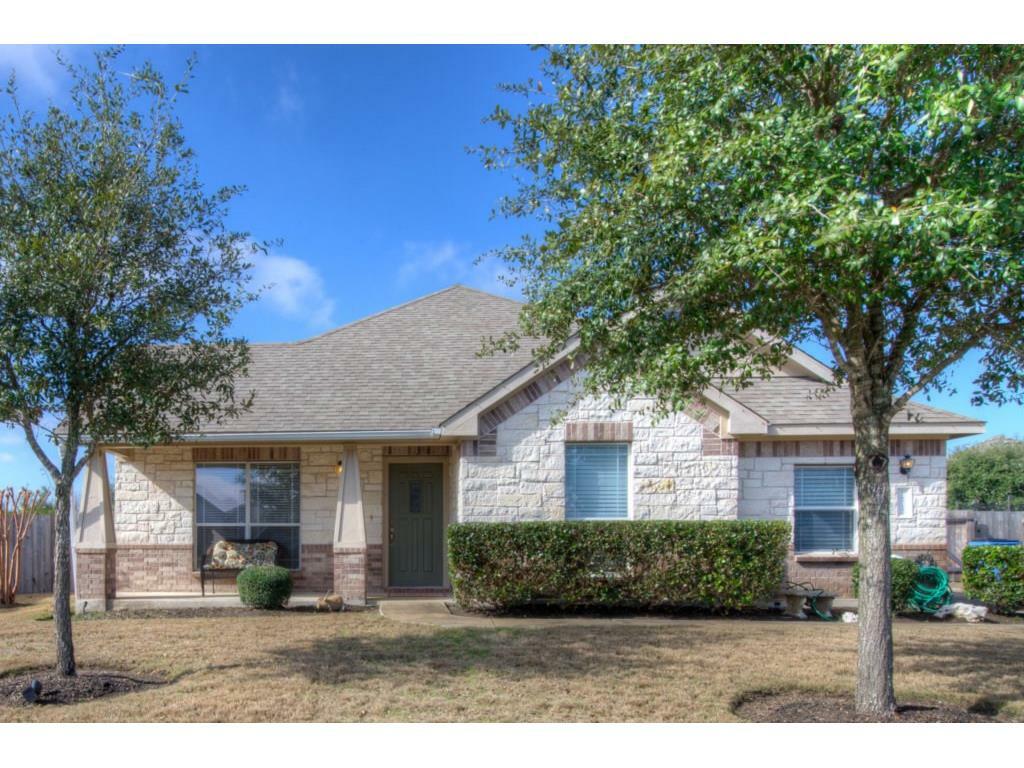 Property Photo:  18712 Royal Pointe Drive  TX 78660 