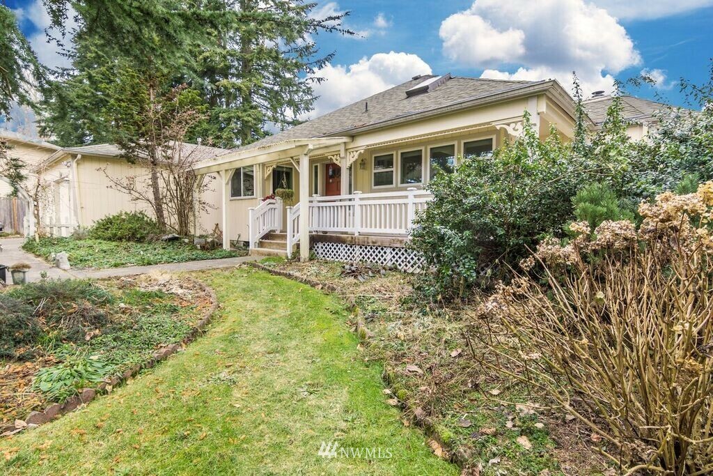 Property Photo:  14025 SE 197th Place  WA 98058 