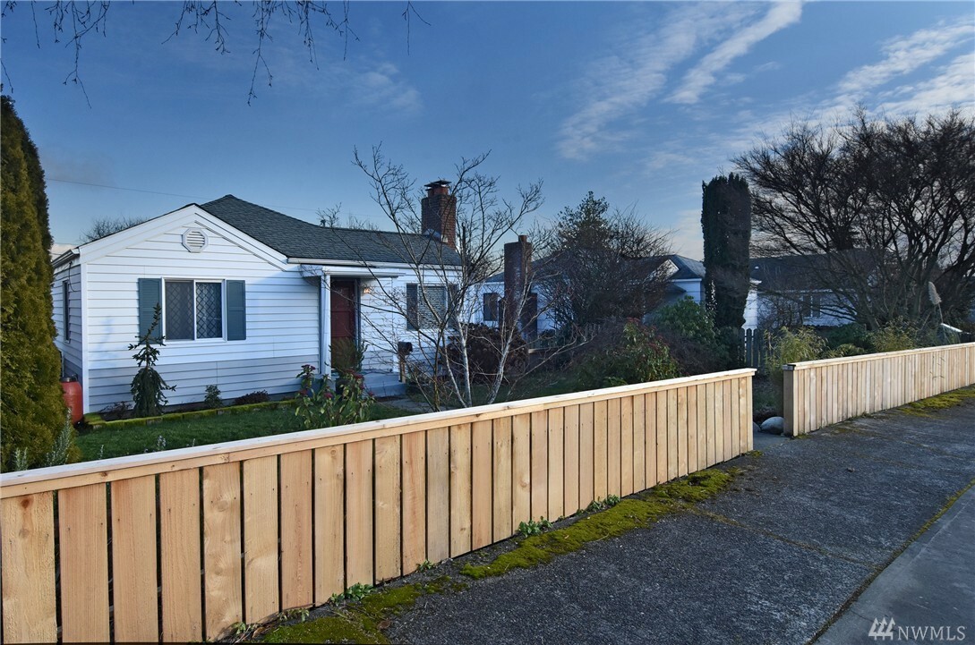 Property Photo: 8624 36th Ave SW WA 98126
