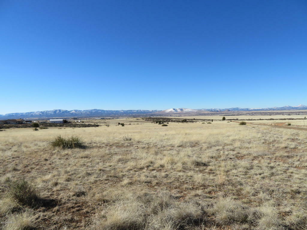 Property Photo:  8465 N Howling Lane  AZ 86315 