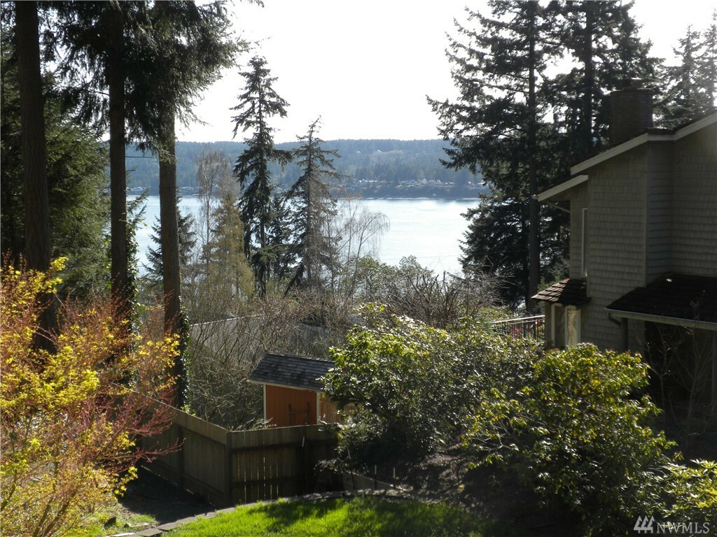 Property Photo:  104 Point Fosdick Cir NW  WA 98335 