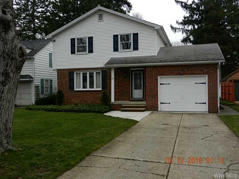 Property Photo:  33 Donald Pl  NY 14075