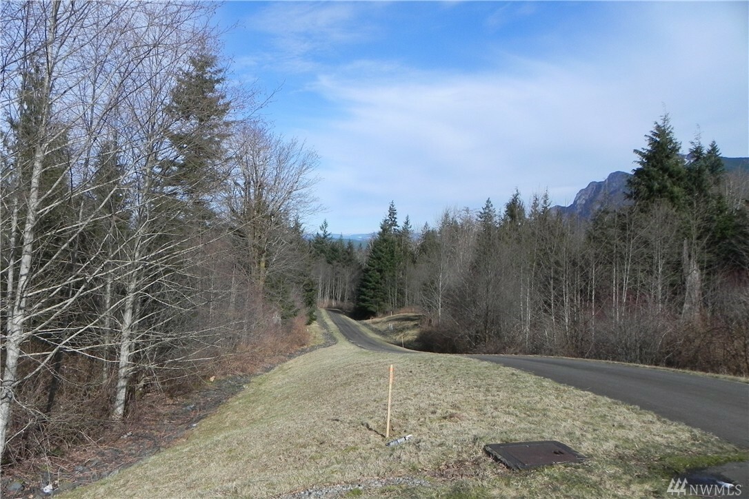 Property Photo:  154 Xx 417th Place SE  WA 98045 