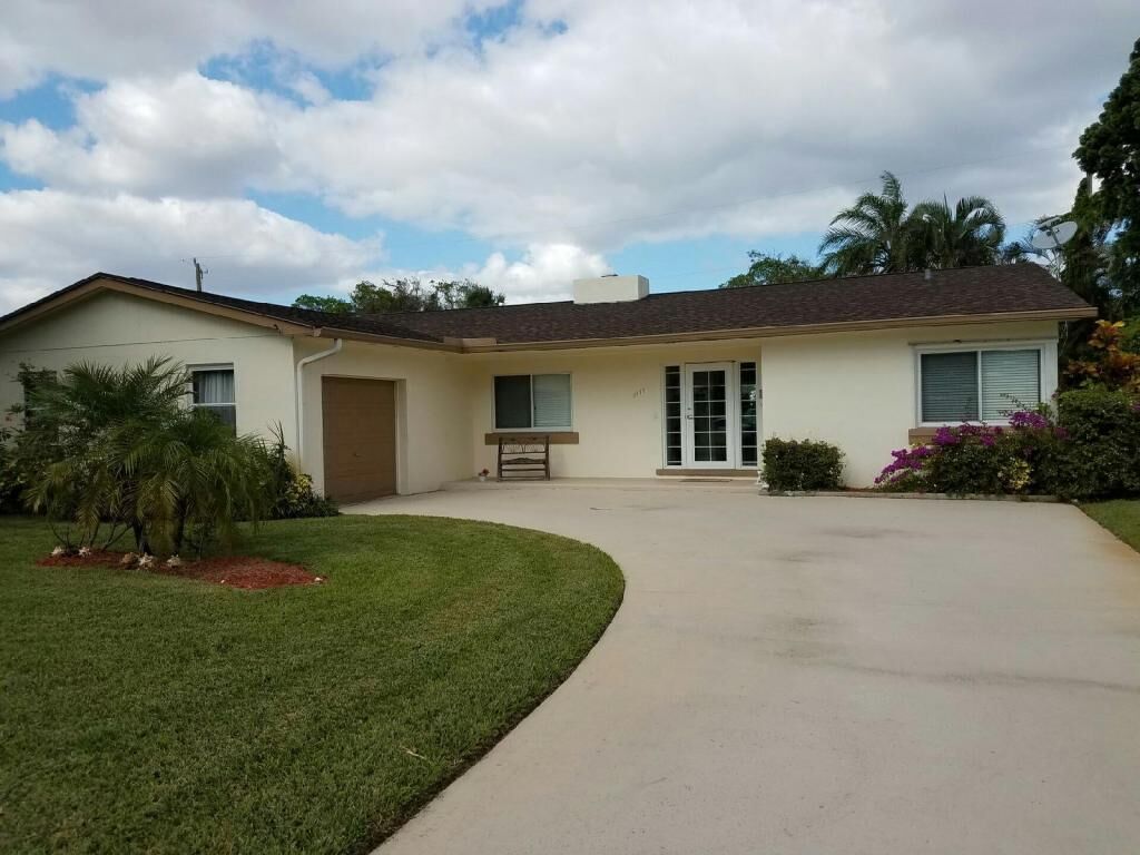 Property Photo:  1111 Magnolia Street  FL 33405