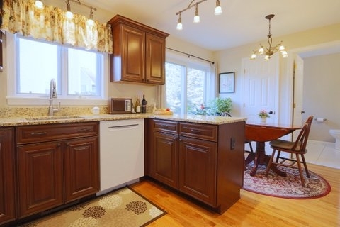 Property Photo:  4 Pewter Court  NH 03063 