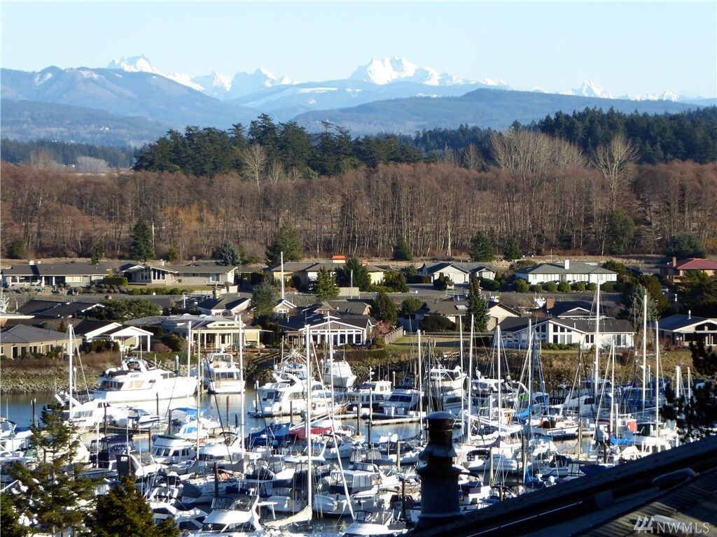 Property Photo:  455 Klickitat Dr  WA 98257 