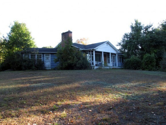 Property Photo: 5 Bog Road NH 03045