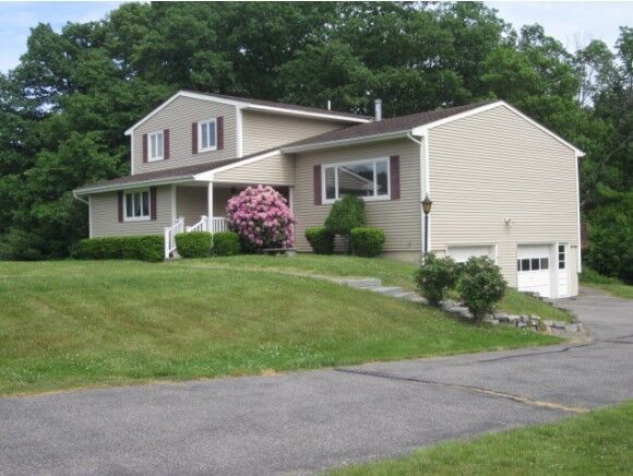 Property Photo:  8 Caswell Drive  NH 03840 