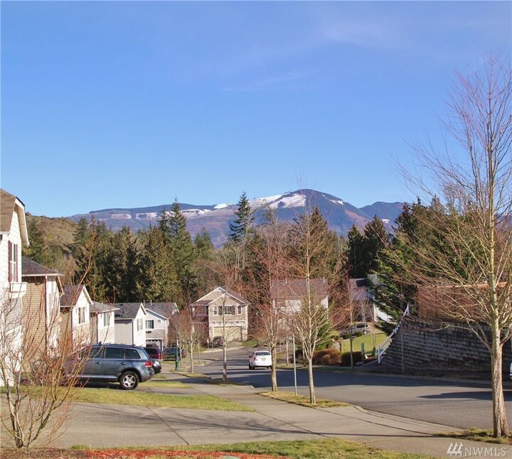 Property Photo: 439 Tahoma St WA 98274