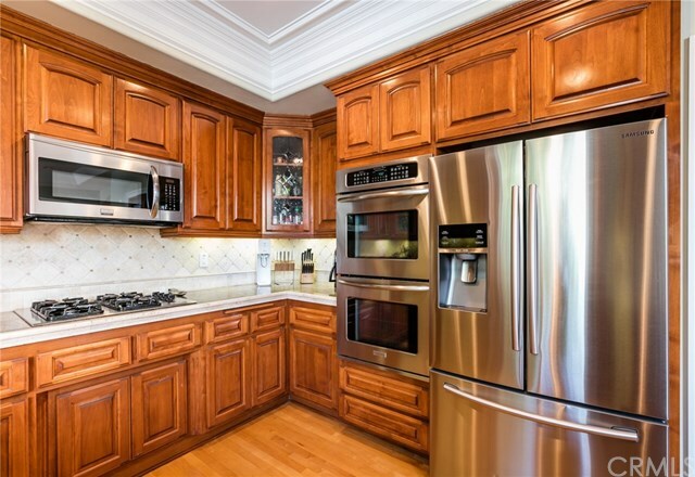 Property Photo: 2411 Carnegie Lane C CA 90278